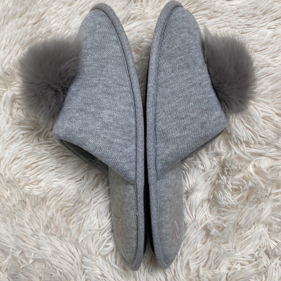 🎉HP🎉 Victoria’s Secret Pompom Slippers 💗 Gray - Picture 8 of 12